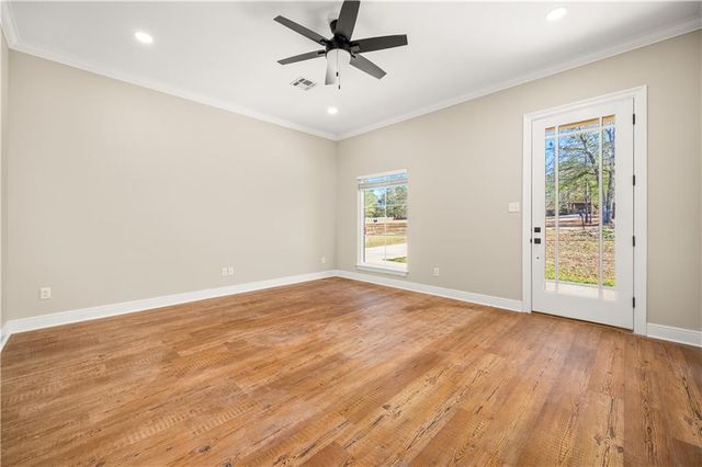 318 WALKER GRAVEL PIT Road, Dry Prong, LA 71423