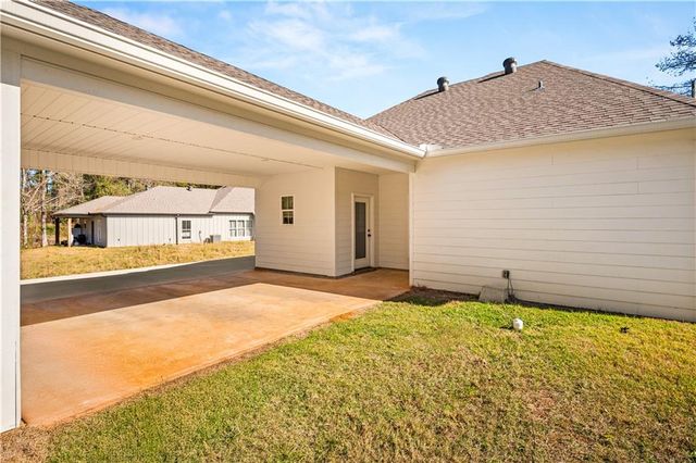 318 WALKER GRAVEL PIT Road, Dry Prong, LA 71423