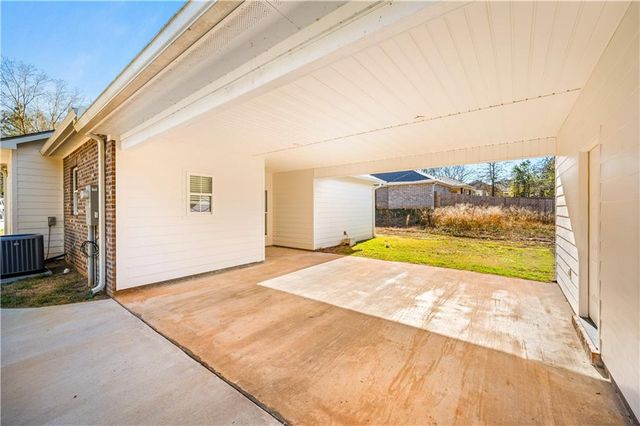 318 WALKER GRAVEL PIT Road, Dry Prong, LA 71423