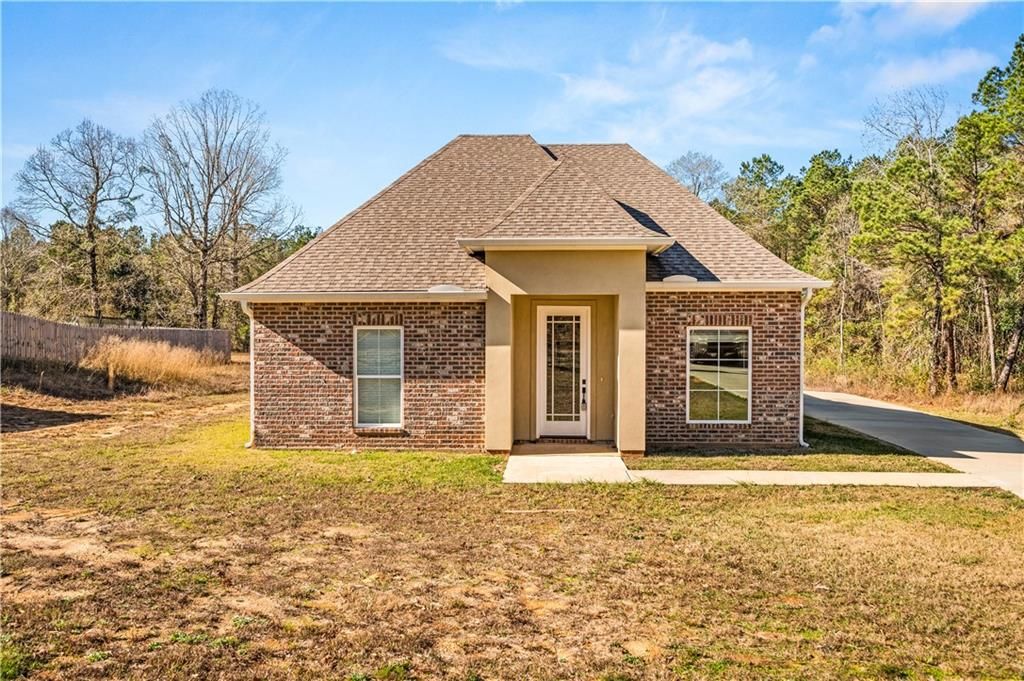 318 WALKER GRAVEL PIT Road, Dry Prong, LA 71423