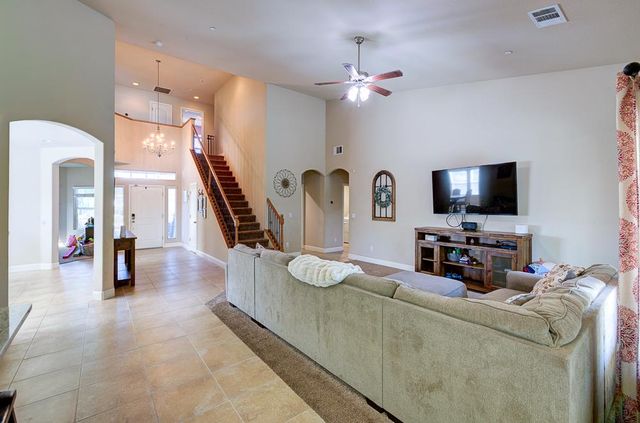 3118 Poe Avenue, Clovis, CA 93619