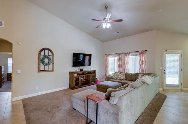 3118 Poe Avenue, Clovis, CA 93619