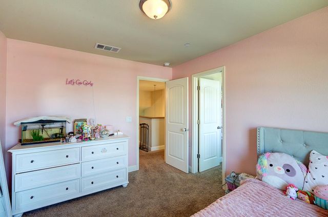 3118 Poe Avenue, Clovis, CA 93619
