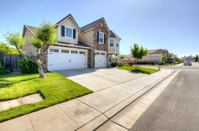 3118 Poe Avenue, Clovis, CA 93619