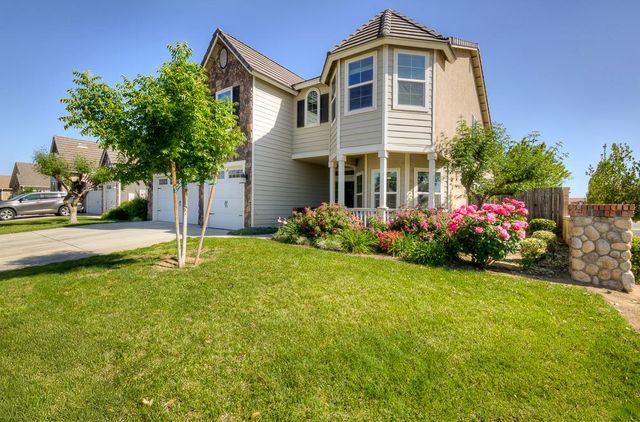 3118 Poe Avenue, Clovis, CA 93619
