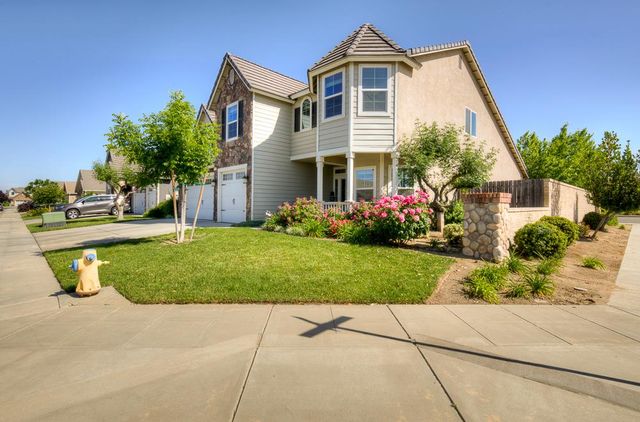 3118 Poe Avenue, Clovis, CA 93619