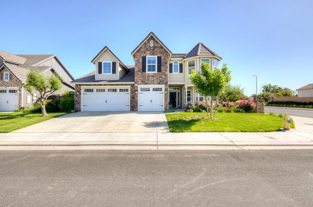 3118 Poe Avenue, Clovis, CA 93619