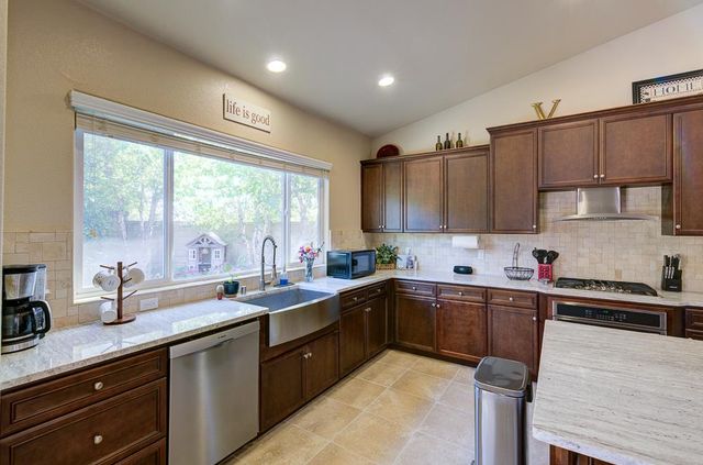 3118 Poe Avenue, Clovis, CA 93619