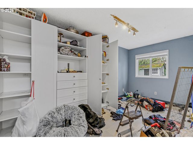 1025 Ne 176TH Ave, Portland, OR 97230