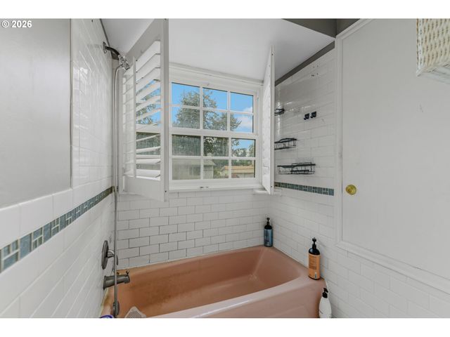 1025 Ne 176TH Ave, Portland, OR 97230