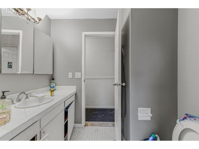 1025 Ne 176TH Ave, Portland, OR 97230