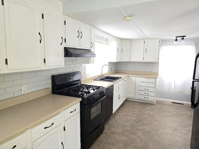 6862 NE Suburban Drive, Michigan City, IN 46360