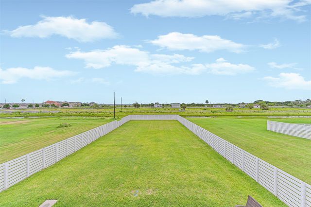 2515 103rd Street, Galveston, TX 77554