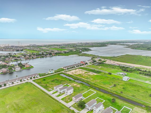 2515 103rd Street, Galveston, TX 77554