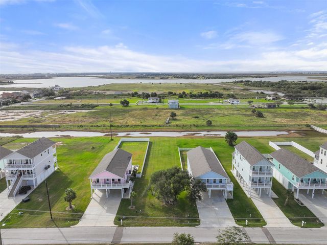 2515 103rd Street, Galveston, TX 77554