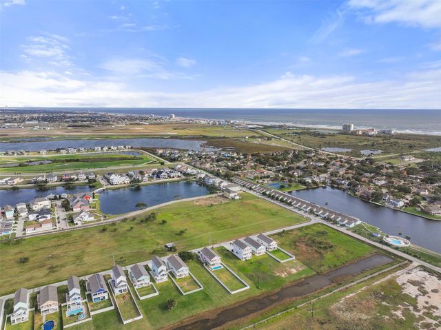 2515 103rd Street, Galveston, TX 77554