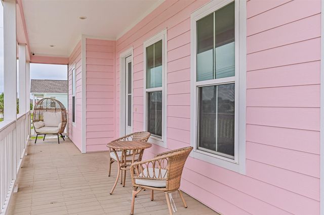 2515 103rd Street, Galveston, TX 77554