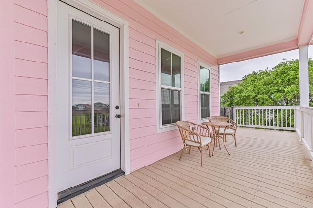 2515 103rd Street, Galveston, TX 77554