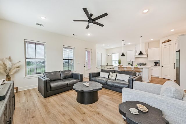 2515 103rd Street, Galveston, TX 77554