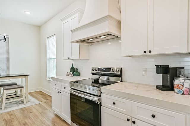 2515 103rd Street, Galveston, TX 77554