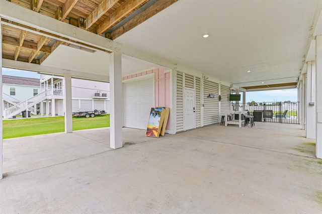 2515 103rd Street, Galveston, TX 77554