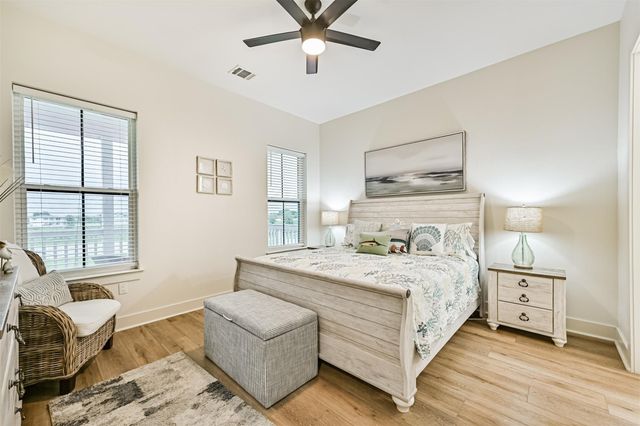 2515 103rd Street, Galveston, TX 77554