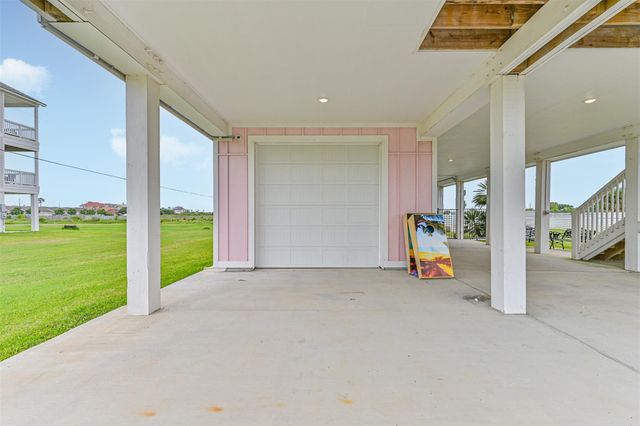2515 103rd Street, Galveston, TX 77554
