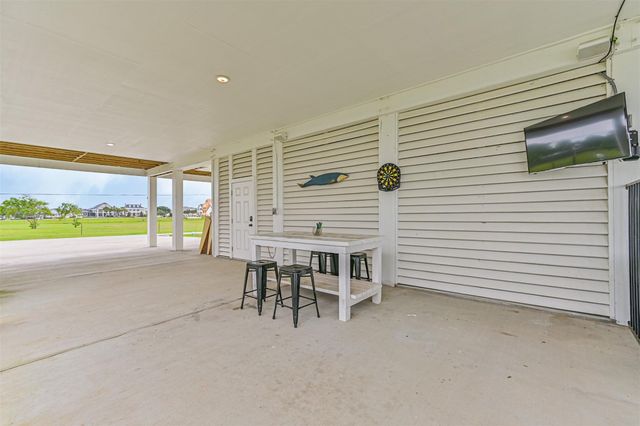 2515 103rd Street, Galveston, TX 77554