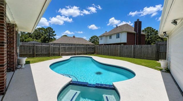 5727 Malcomboro Drive, Houston, TX 77041