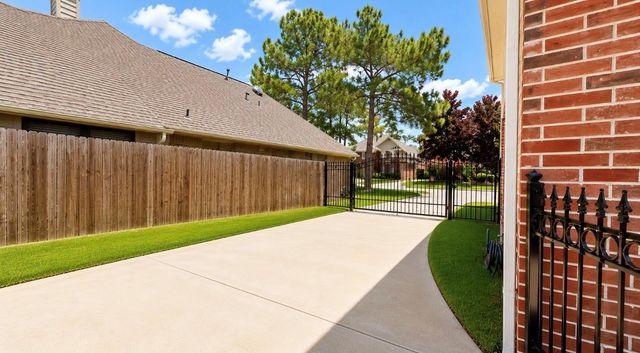 5727 Malcomboro Drive, Houston, TX 77041
