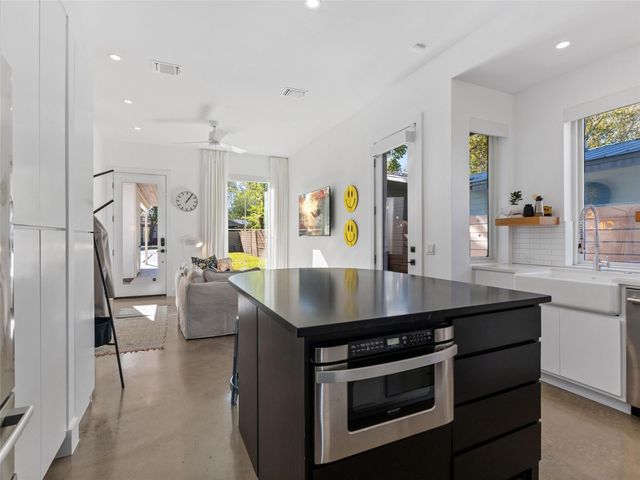 512 Sacramento DR A, Austin, TX 78704