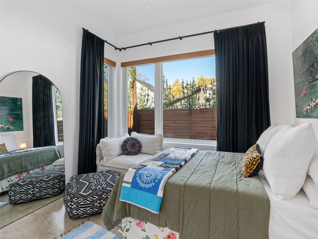 512 Sacramento DR A, Austin, TX 78704