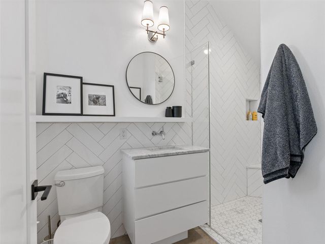 512 Sacramento DR A, Austin, TX 78704