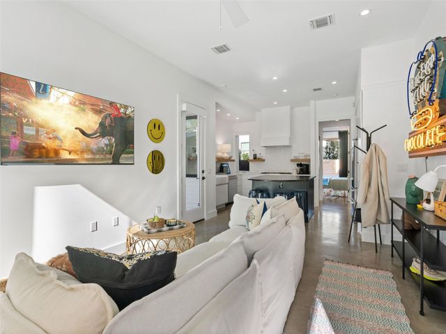 512 Sacramento DR A, Austin, TX 78704