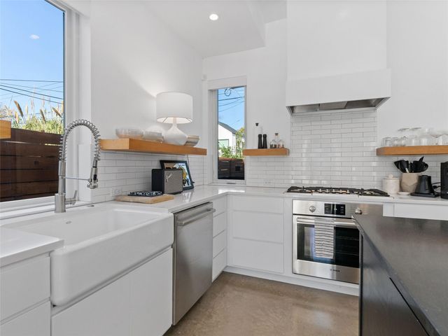 512 Sacramento DR A, Austin, TX 78704