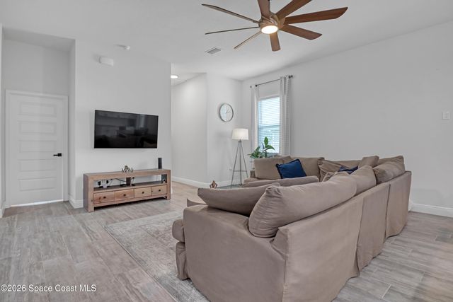 910 Windmill Street SE, Palm Bay, FL 32909