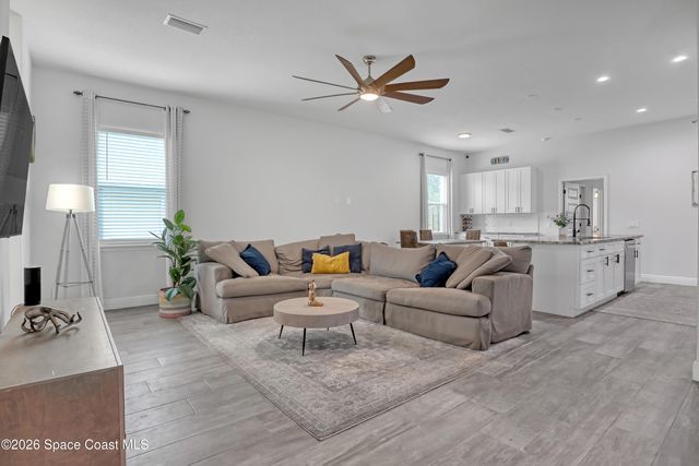 910 Windmill Street SE, Palm Bay, FL 32909
