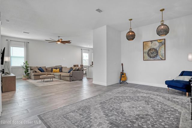 910 Windmill Street SE, Palm Bay, FL 32909