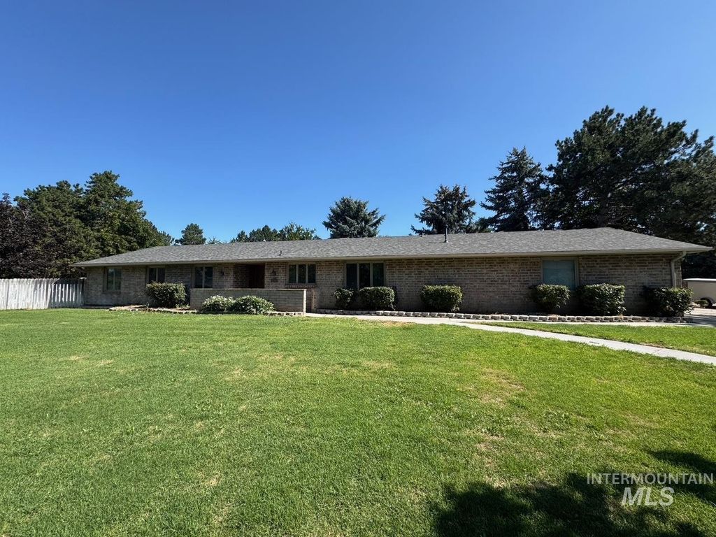 2334 Autumn Way, Meridian, ID 83642