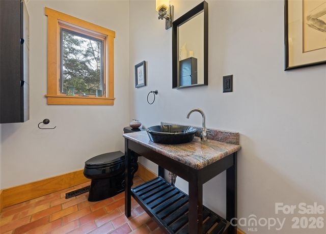 553 River Bend Drive, Mars Hill, NC 28754