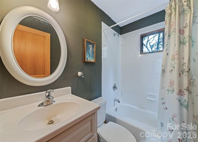 553 River Bend Drive, Mars Hill, NC 28754