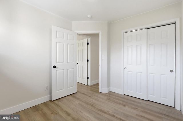 110 DEEP DALE DR E, Levittown, PA 19056