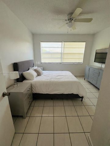 3070 NW 48th Ter 413, Lauderdale Lakes, FL 33313