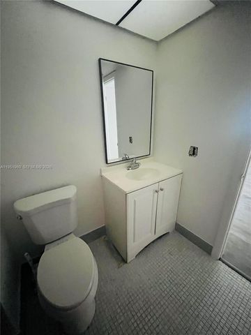 3070 NW 48th Ter 413, Lauderdale Lakes, FL 33313