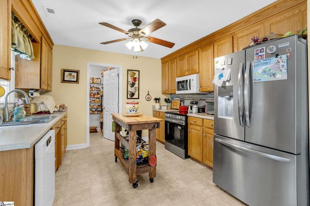145 Austin Place Drive, Boiling Springs, SC 29319