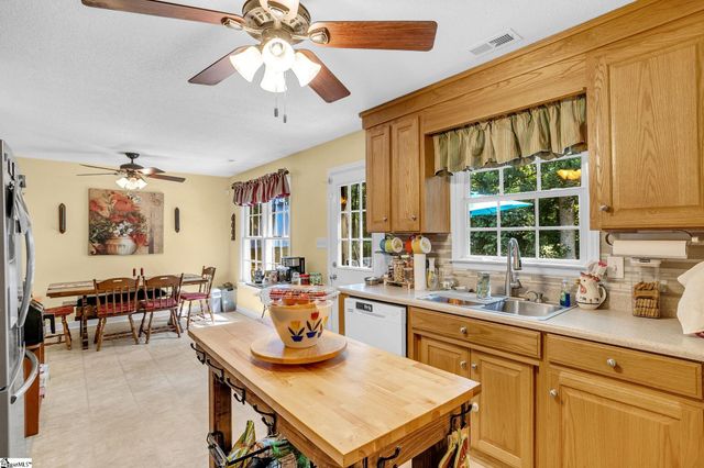 145 Austin Place Drive, Boiling Springs, SC 29319