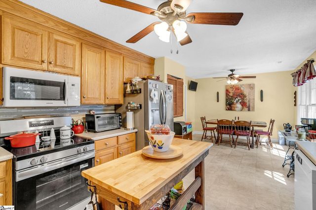 145 Austin Place Drive, Boiling Springs, SC 29319