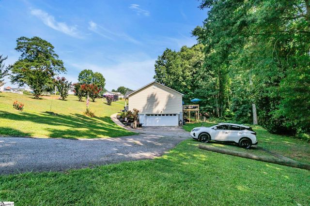 145 Austin Place Drive, Boiling Springs, SC 29319