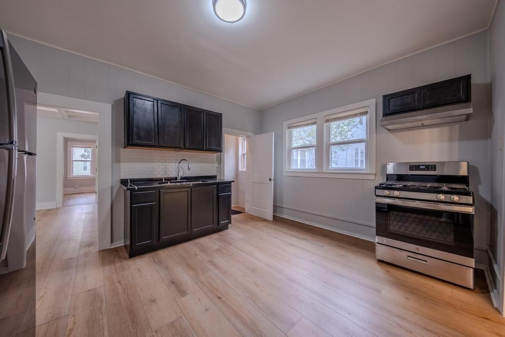 2400 Emerson Avenue N, Minneapolis, MN 55411 — photo 5
