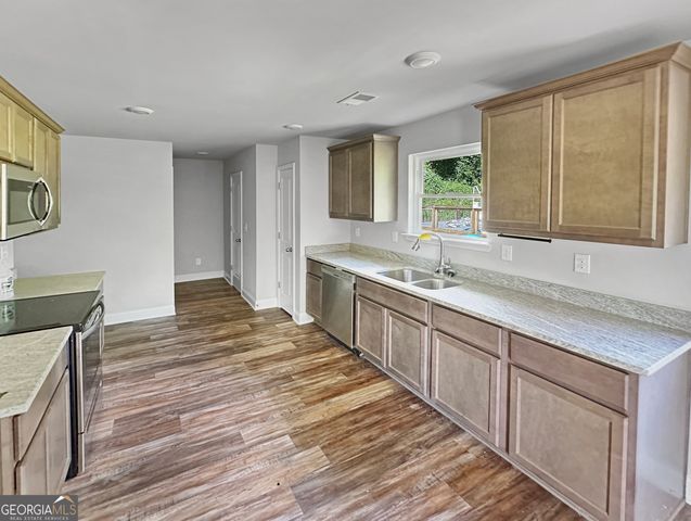 160 Deerfield Trace, Barnesville, GA 30204